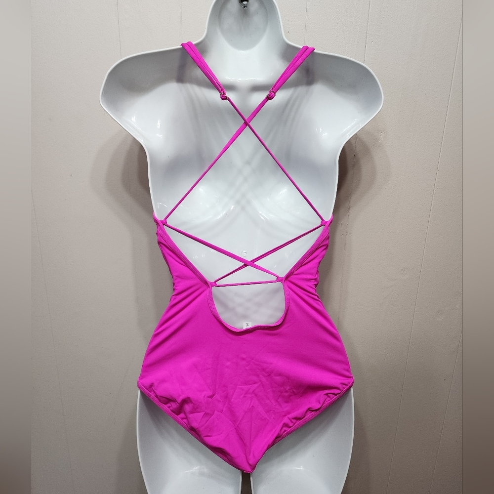NWOT Ambrielle Swimsuit Small One Piece Pink Embroidered Beach Swim MSRP 89 B573 - Picture 3 of 6